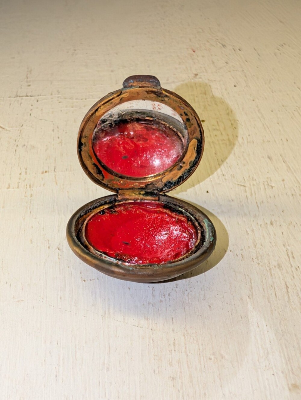 Antique Art Deco 1920s Armand Original Rouge Brass Compact Patent Pompadour Logo